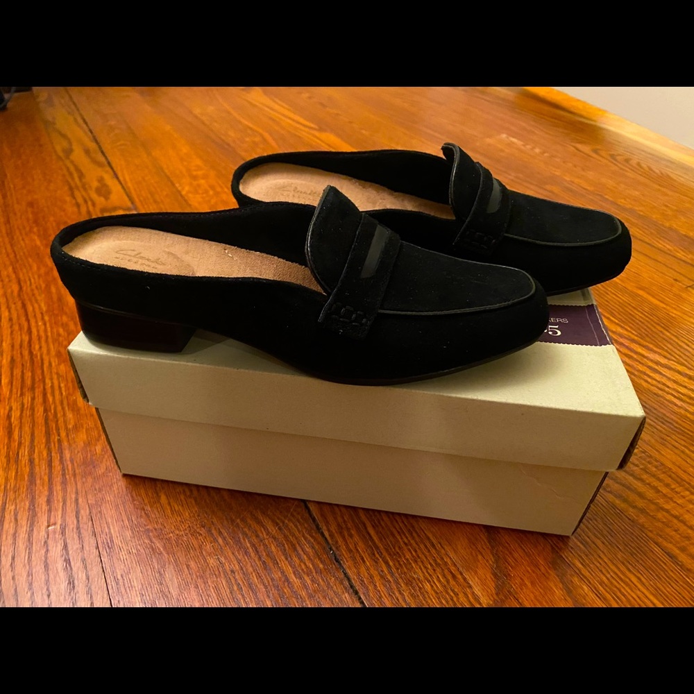 Clark’s Keesha Donna Black Suede Mule. New with Box, Never warn, Smoke free home